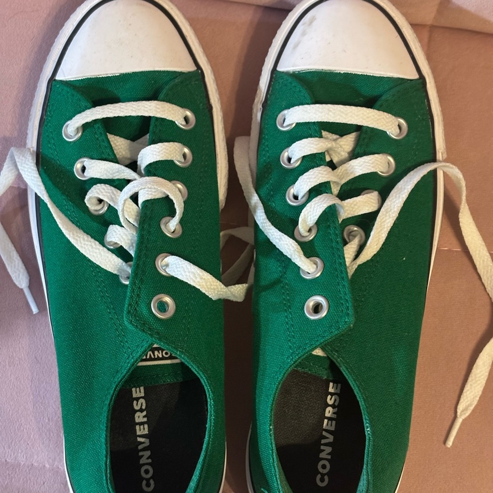 Converse Kelly Green sneakers